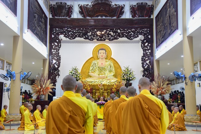 Pratimoksa commandment rite